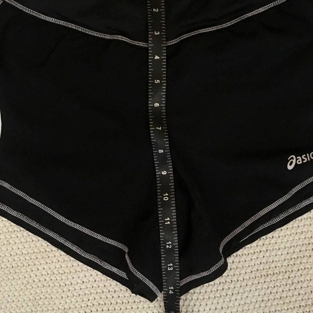 ASICS running shorts - Picture 4 of 5